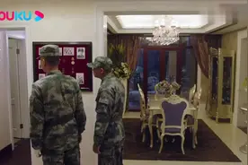 新兵逃跑回家，班长去他家抓人，谁知一进家门瞬间愣住了视频封面