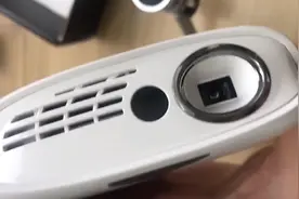 测评瑞格尔便携投影仪随处投影？花了1469元，不知道值不值视频封面