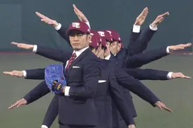 日本大叔的现场棒球场表演，嗨翻全场视频封面