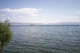 我国储水量最大的淡水湖，相当15个滇池和6个洱海，湖水晶莹剔透视频封面
