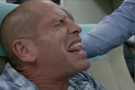 边境威龙：卡拉州被捏住蛋蛋，表情极其痛苦，简直太搞笑了视频封面