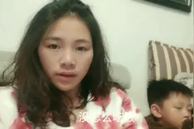 孩子发高烧不退，不想吃饭没有精神，父母看着心里非常难受视频封面