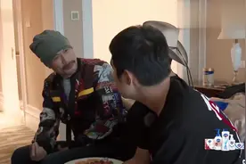徐锦江抱着老婆委屈哭了，徐菲多余，简直就是热灯泡营业现场！视频封面