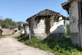 四川广安，废弃十多年的粮站内还有这种形状的屯粮仓，你们见过吗视频封面