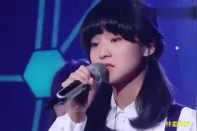 3位女学生合唱《时间煮雨》，感动观众流泪了，唱完女孩们都哭了视频封面