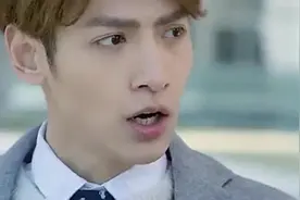 儿科医生：情侣领证一脸幸福，老婆：我们应该把结婚证换成绿色视频封面