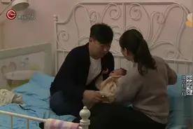 宝宝脾气大，一言不合就发火，睡前任性要喝母乳，哭闹头疼爸妈视频封面