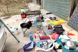 小伙自驾游把哈弗F7当床车出游，看看紧凑型SUV如何变成移动的家视频封面