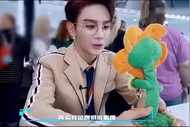 夏之光哽咽与X玖少年团告别！期待R1SE的夏之光！视频封面