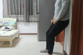 膝盖不舒服，到底能不能做静蹲呢？视频封面