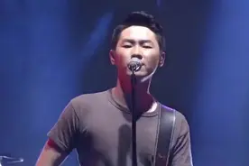 梁博一首经典名曲《喜剧》，独特的嗓音，令全场尖叫不断！
