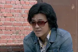 亲爱的：姑娘为了摆脱小伙的纠缠，竟然这样做，真是太机智了视频封面