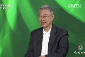 小伙坚持运动，白癜风症状逐渐好转，运动更有利于白癜风恢复吗？视频封面