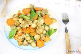 扇贝肉这样炒最美味，营养下饭，价格实惠，用勺子大口吃最过瘾图片
