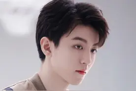 王俊凯 阳光温暖图片