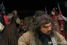 梁山好汉之间四场搞笑打斗：鲁智深武松偷着乐，宋江尴尬李逵想哭图片