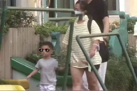 赵丽颖送儿子回冯绍峰住处，两人离婚后相处融洽，至今不舍换情头图片