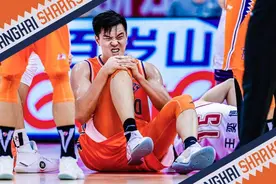 上海男篮通告伤情：可兰白克左髌骨骨裂8周恢复 董瀚麟需4周图片