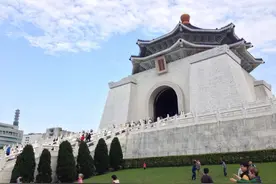 台湾“促转会”拟改造中正纪念堂，并要求移除蒋介石铜像，蓝不满图片