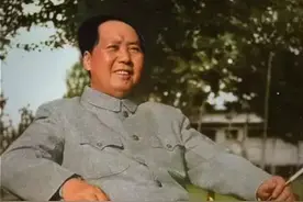 13岁的毛泽东绕天井两圈，随口吟诗一首《赞井》图片