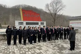 「廉洁从政，恪尽职守」——河南省嵩县法院组织干警到红色教育基地和廉政家风教育基地参观学习图片