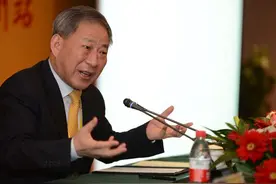 他是“中国第一狂人”，敢娶女学生为妻，儿子年纪轻轻身价破千亿图片