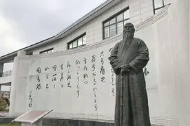 他醉酒题字：“不可随处小便”，醒来后巧改字的顺序，成醒世名言图片