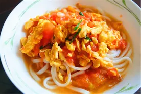 饭店大厨教你“西红柿鸡蛋面”正确做法，学会这一步，连汁都不剩视频封面