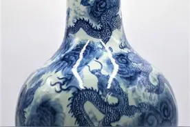 让文物说话：藏于夹墙“幸免”的清中期青花龙纹天球瓶图片