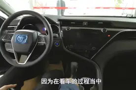 价格差不多，到底是买高配A级车，还是低配B级车？哪个更划算？图片