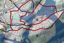 厦门一桥隧跨海通道，采用双向8车道和双向6车道设计，全长12公里图片