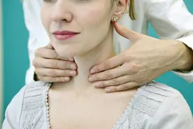 甲状腺术后的这7种并发症，该如何护理？图片