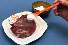 煮肉时为什么要放一点小苏打，很多人都不知道，别怪我没告诉你哦视频封面