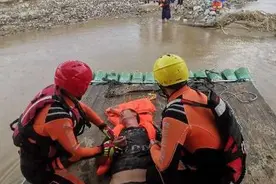 云南盈江皮划艇侧翻事件已致1人死亡 搜救仍在进行图片