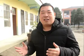 一个最基层的农村小学教师，谈起2018年学校的巨变，激动的不得了视频封面