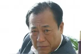 老戏骨冯恩鹤：独自带娃13年，与妻子长期分居，演戏47年不带助理图片