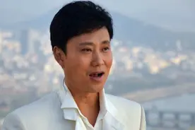 歌唱家耿为华被狂热女粉丝倒追成婚，却中年离婚，至今一直单身图片