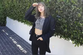 「Black pink」“人间芭比”Lisa四季私服穿搭图片