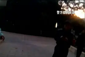 小孩独乘电梯 下楼瞬间跑丢图片