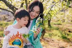 嗯哼4岁还没上幼儿园，知识量让人称赞，杜江霍思燕是咋培养的？图片