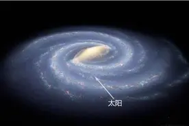 宇宙中最大的星系，与它相比，银河系渺小得可怜图片