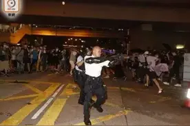 “香港光头刘Sir”发微博啦！简介：我是中国人图片