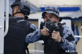 菲律宾海岸警卫队的捷克新蝎式冲锋枪图片