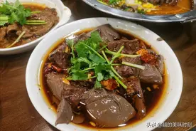 福建大哥太豪横，16年只卖10道菜，四五十张桌子不抢吃不上图片