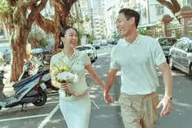 杨祐宁结婚晒甜蜜照！这个色调很高级，造型优雅时髦，型男范十足图片