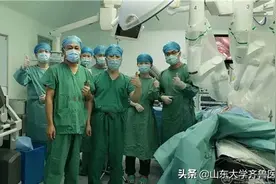 齐鲁医院胸外科微创手术正式步入“机器人微创时代”图片