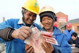 为什么农民工工资高却买不起房，公务员月薪3千却有房有车？图片