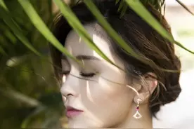 打开她的旅行包，才发现我和精致女孩原来差在这里图片