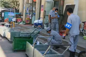 自制爱心手推车 助力居民居家服务图片