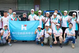 收养近300个孤儿，亲自带队去灾区救援，如今韩红为何被疑作秀？图片